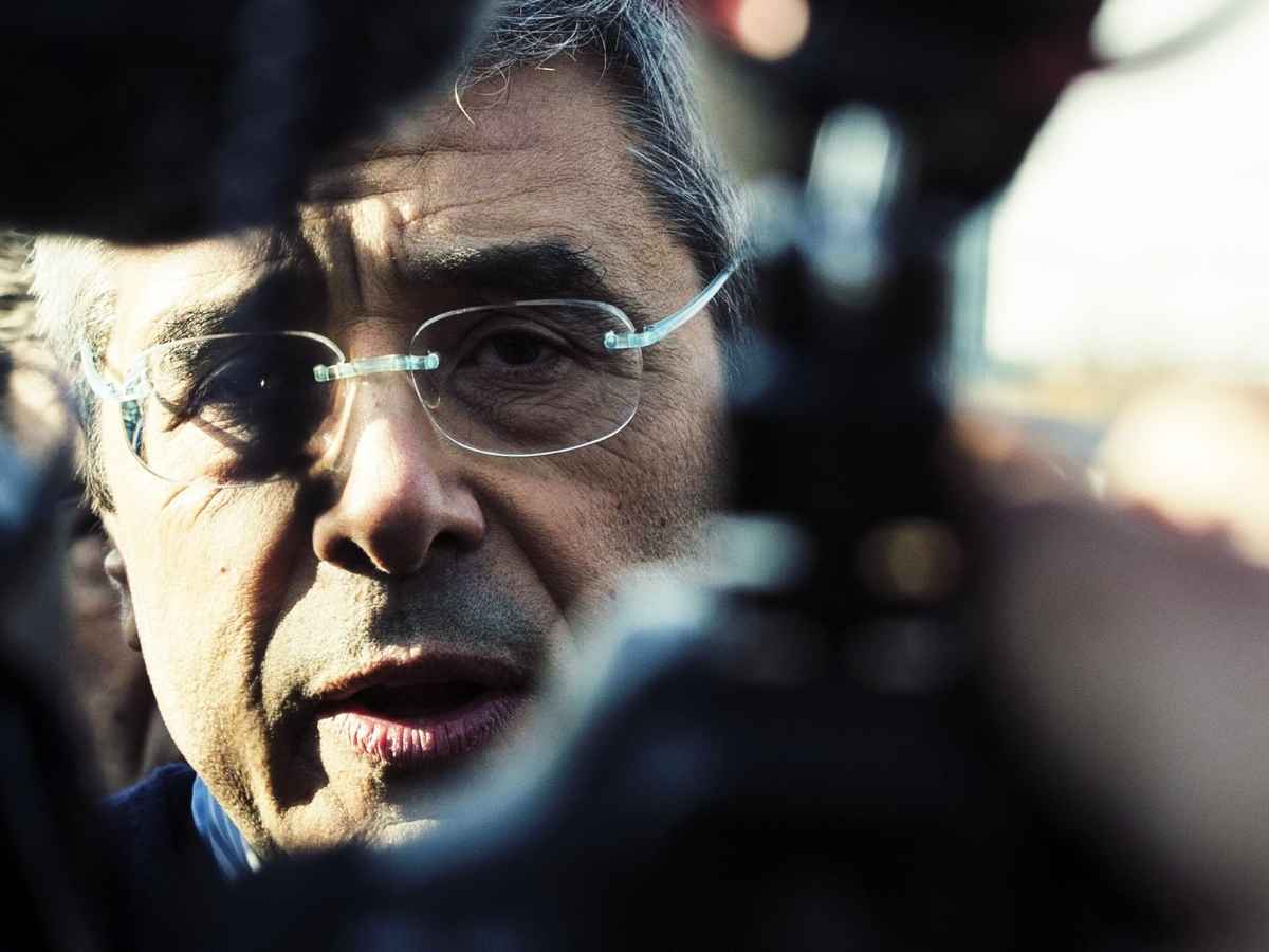 Dentro la nuova inchiesta su Totò Cuffaro: appalti, favori e quel potente comitato d’affari siciliano Dentro la nuova inchiesta su Totò Cuffaro: appalti, favori e quel potente comitato d’affari siciliano