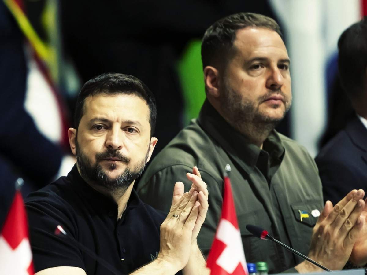 Scandalo corruzione in Ucraina, si stringe il cerchio: perquisita l’abitazione di Yermak, il “guardiano” di Zelensky