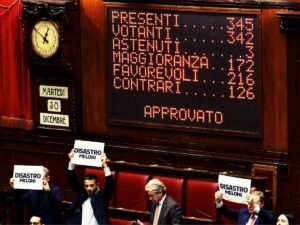 Manovra 2026 approvata tra le proteste