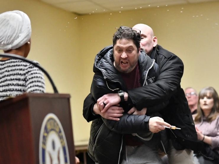 Attacco alla deputata Omar