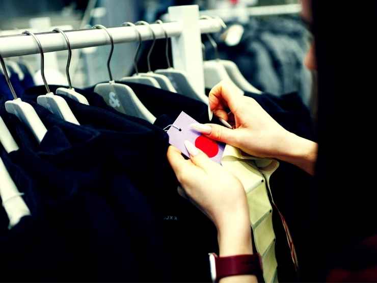 Saldi 2026, attenzione al prezzo pieno