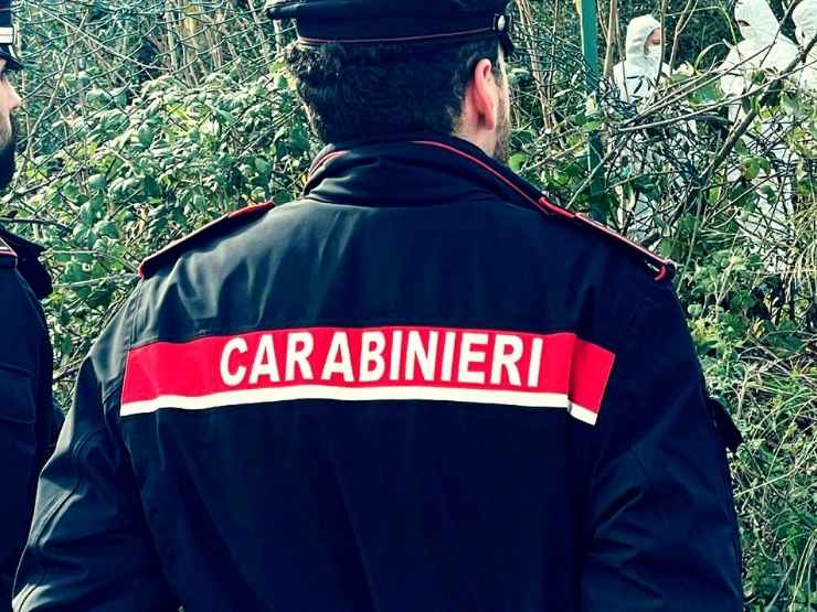 Un carabiniere al lavoro