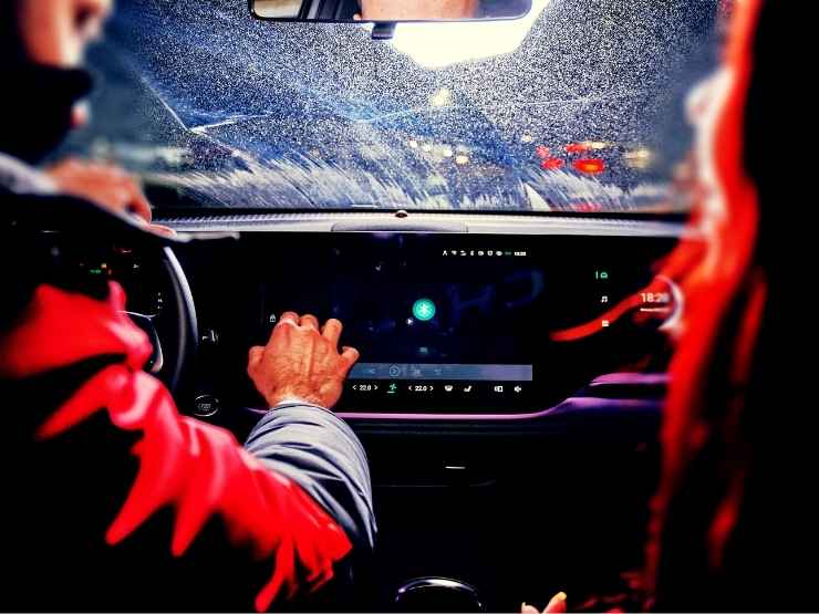 Dispositivi satellitari assicurazione auto, fare attenzione