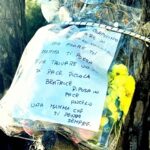Fiori per la bimba deceduta a Bordighera