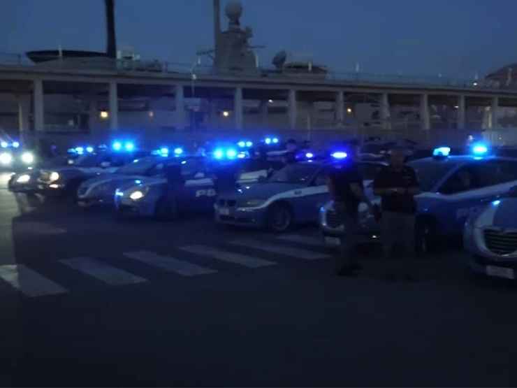 La polizia di stato a Ponticelli