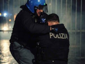 Poliziotti feriti al corteo pro Askatasuna