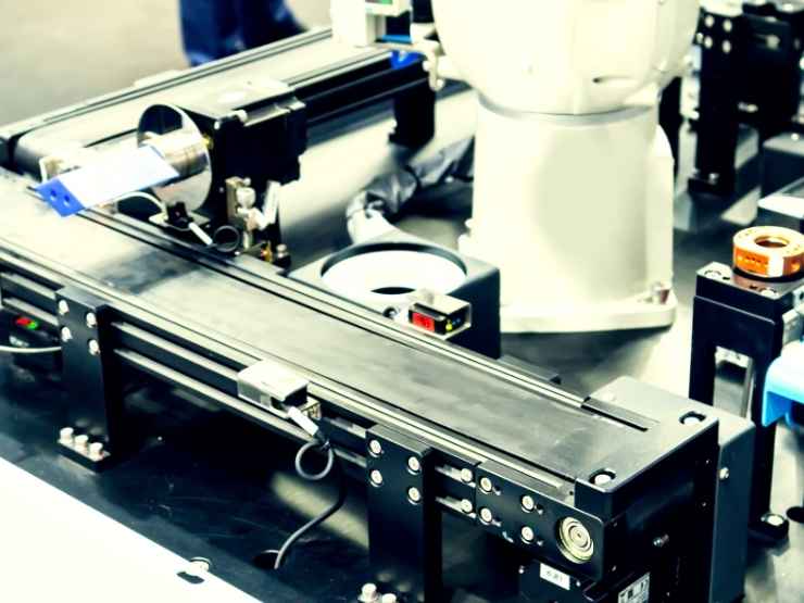 Robot umanoidi in fabbrica