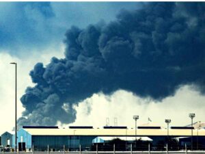 In fiamme l'aeroporto di Dubai