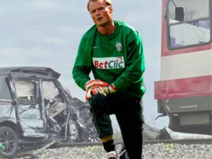 Alex Manninger, sullo sfondo l'incidente in cui ha perso la vita