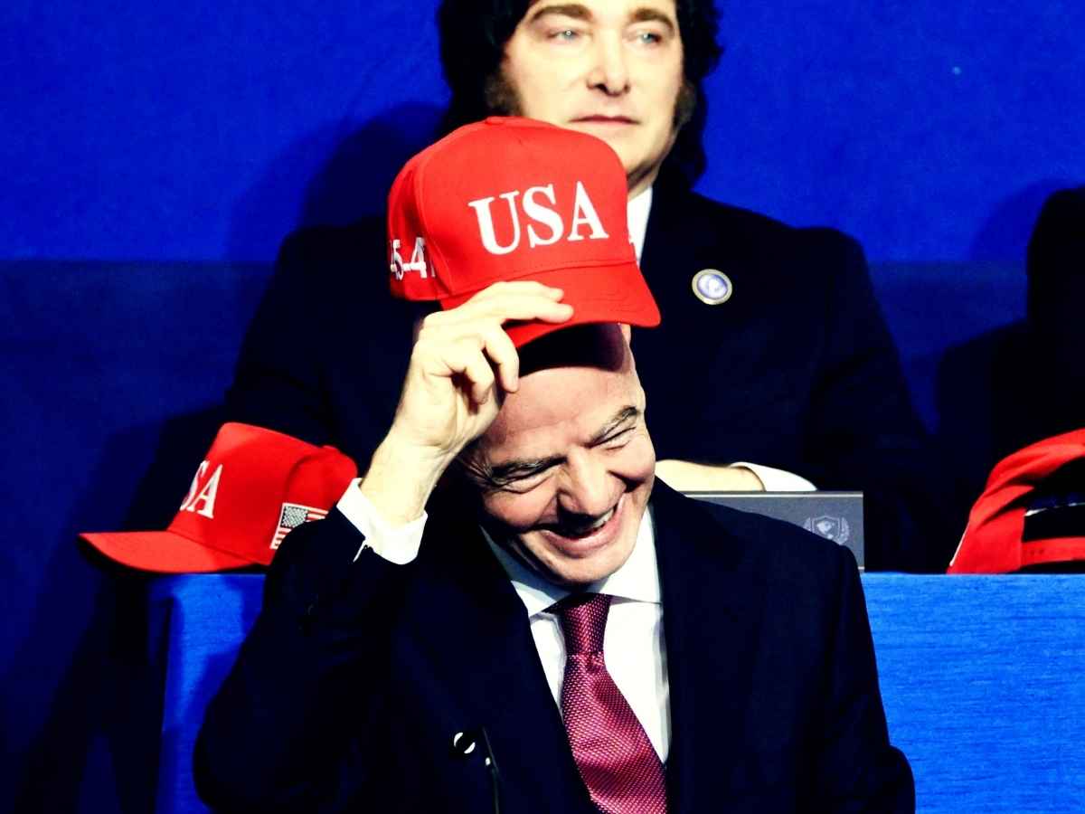 Il presidente Fifa Gianni Infantino con il cappellino Usa