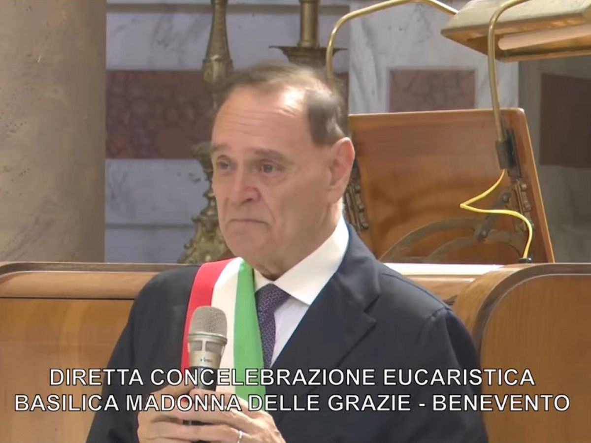 In occasione delle celebrazioni per la Madonna delle Grazie, santa patrona del Sannio, il sindaco di Benevento Clemente Mastella ha rivelato di avere una malattia