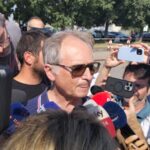 Mario Roggero, gioielliere condannato per aver ucciso i suoi rapinatori, parla con i cronisti prima di consegnarsi in carcere dopo la condanna