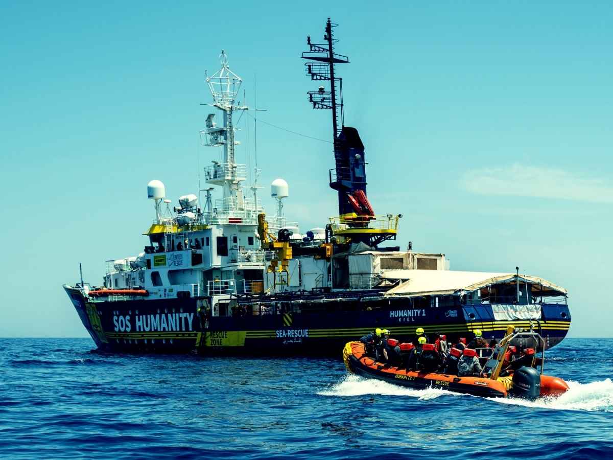 Una nave di Sos Humanity