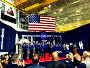 Record spaziale per Artemis II, l'equipaggio riceve la medaglia d'onore