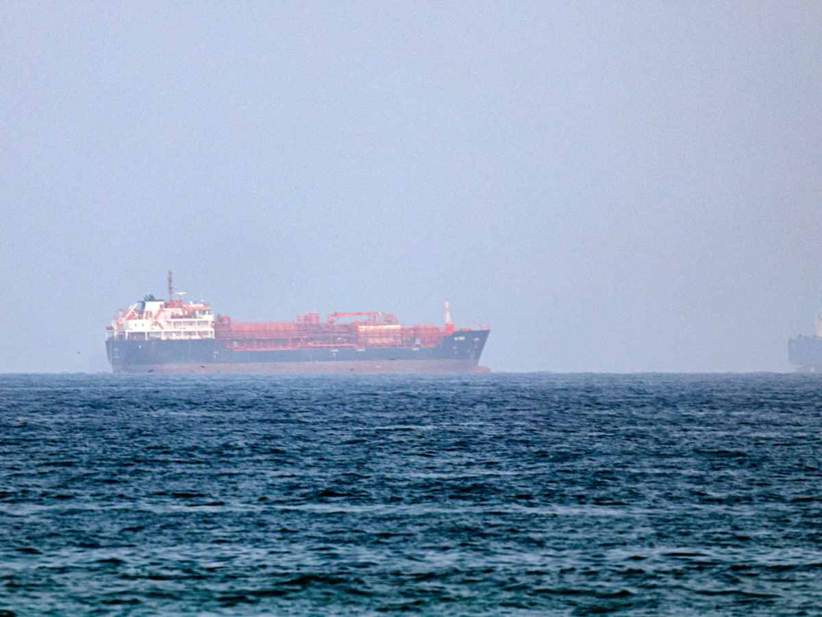 nave colpita a hormuz cosa pu242 cambiare ora per benzina e diesel in italia da Notizie.com nave colpita a hormuz cosa pu242 cambiare ora per benzina e diesel in italia
