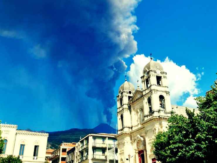 Etna in eruzione e cieli blindati- tutti i dettagli