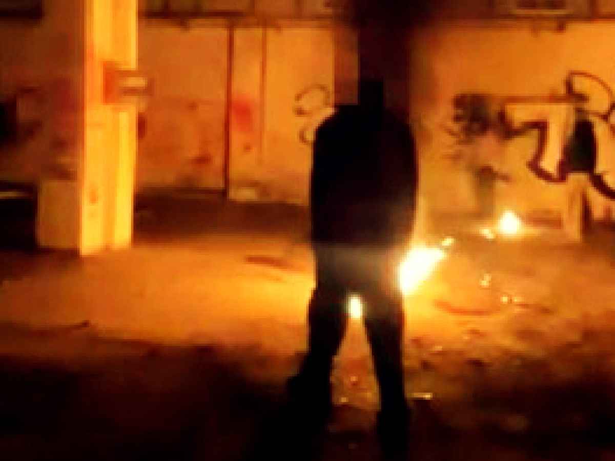 Fabbricano bottiglie incendiarie e le fanno esplodere a Pesaro